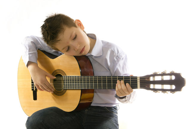 Hasta qué edad se puede aprender a tocar guitarra?